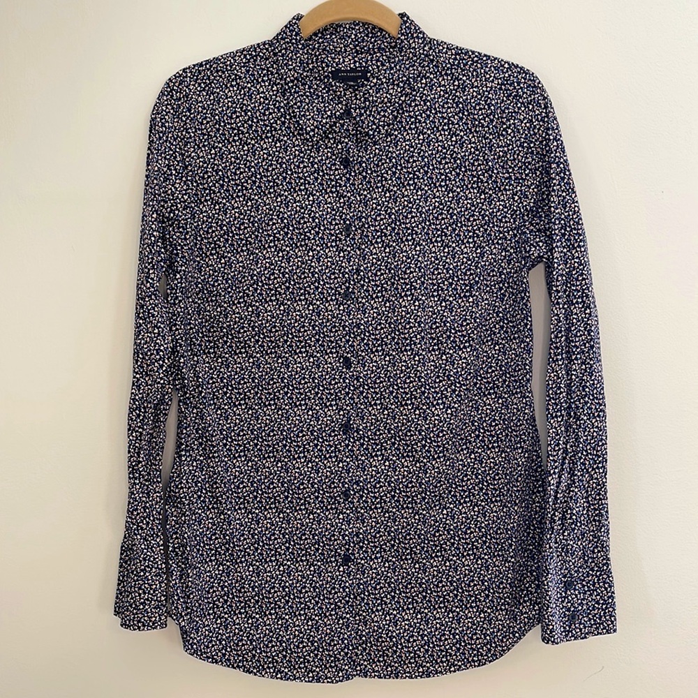 ANN TAYLOR buttons down long sleeves shirt